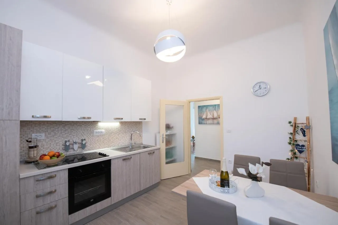Apartment Rubinic Icici 0*,  Croatia